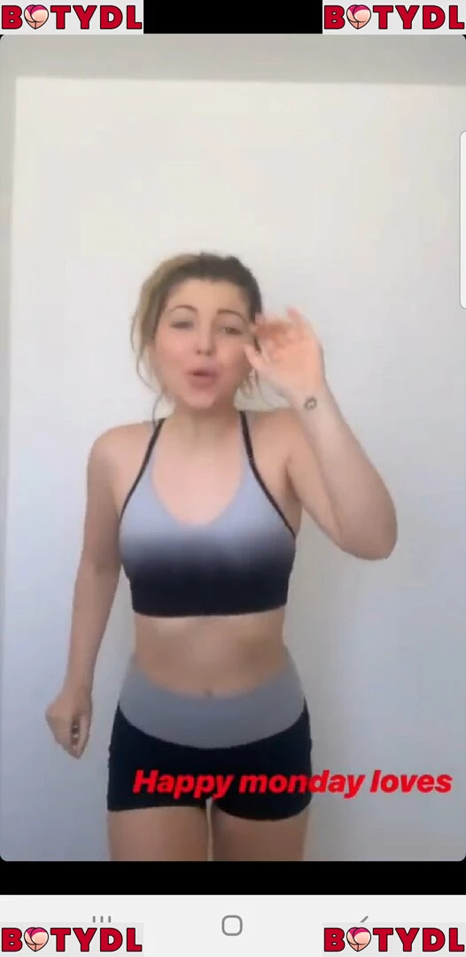 Sammi Hanratty Onlyfans Photo Gallery 