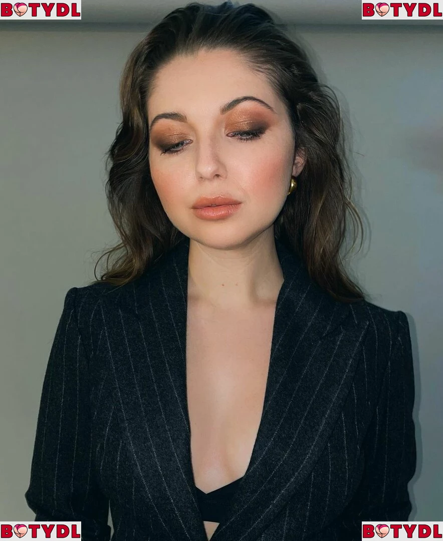 Sammi Hanratty Onlyfans Photo Gallery 