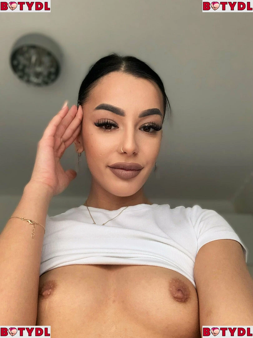 Medeea_Larisa Onlyfans Photo Gallery 