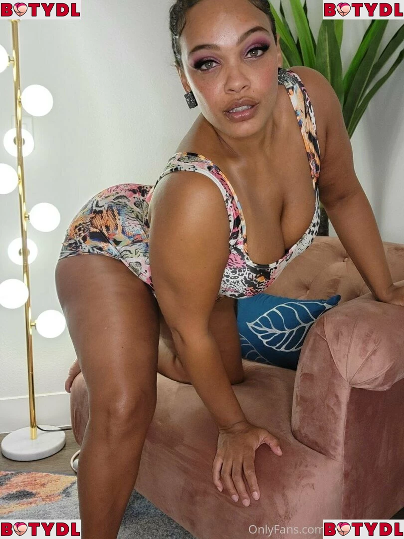 yettajobrown Onlyfans Photo Gallery 