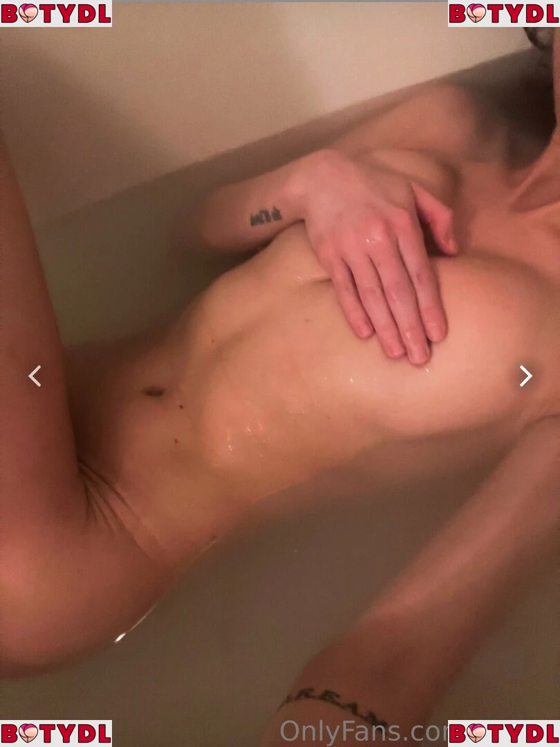 lilr3ds Onlyfans Photo Gallery 