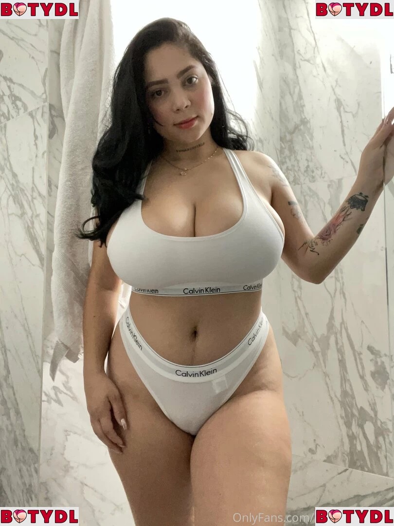 KimVelezOficial Onlyfans Photo Gallery 