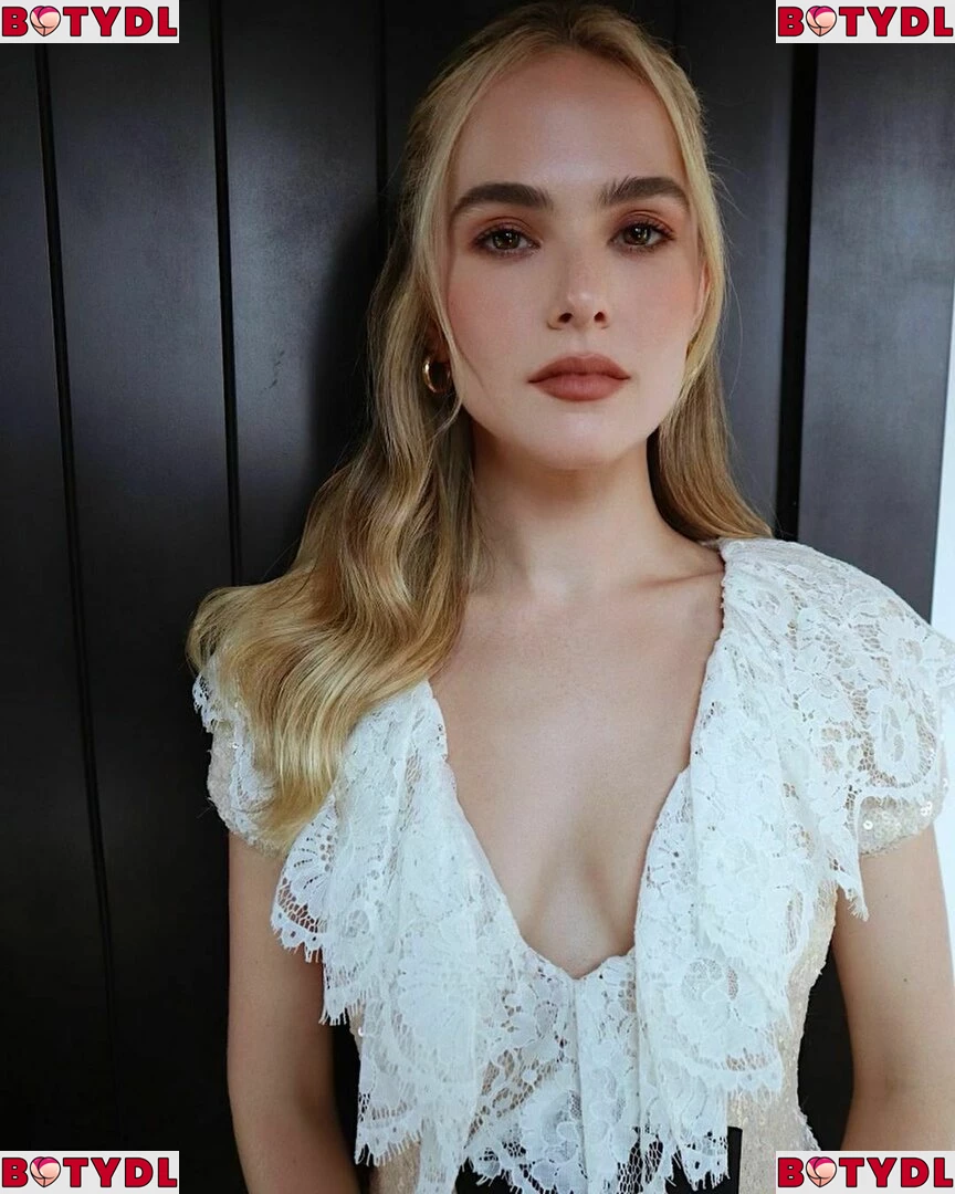 Zoey Deutch Onlyfans Photo Gallery 