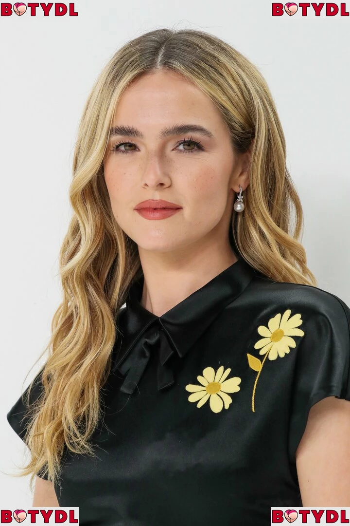 Zoey Deutch Onlyfans Photo Gallery 