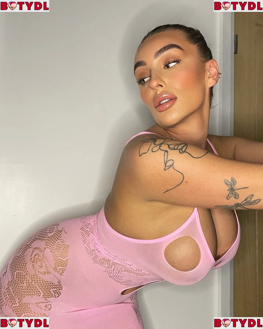 Danielle Tilly Wright Onlyfans Photo Gallery 