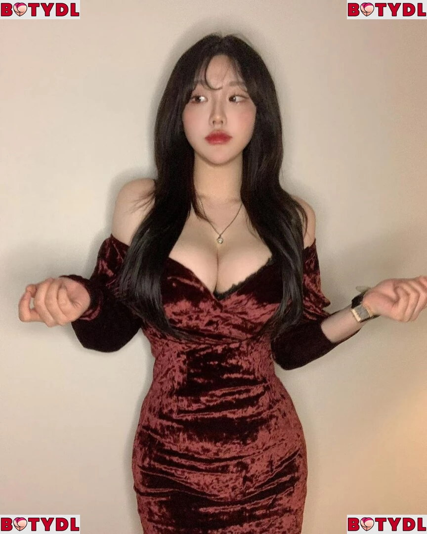 Sejinming Onlyfans Photo Gallery 