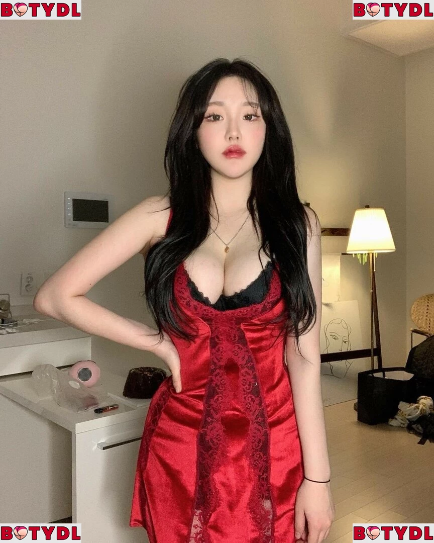 Sejinming Onlyfans Photo Gallery 