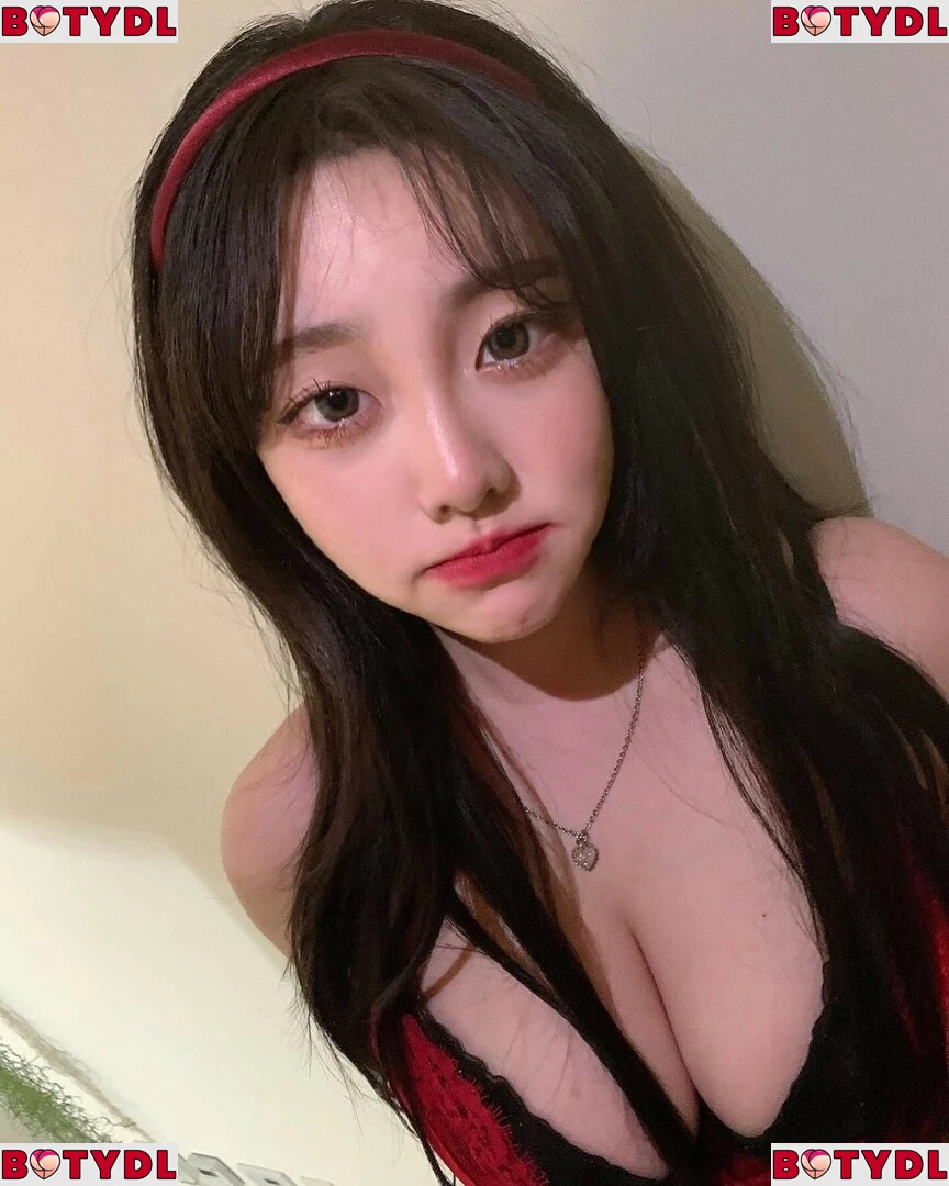 Sejinming Onlyfans Photo Gallery 