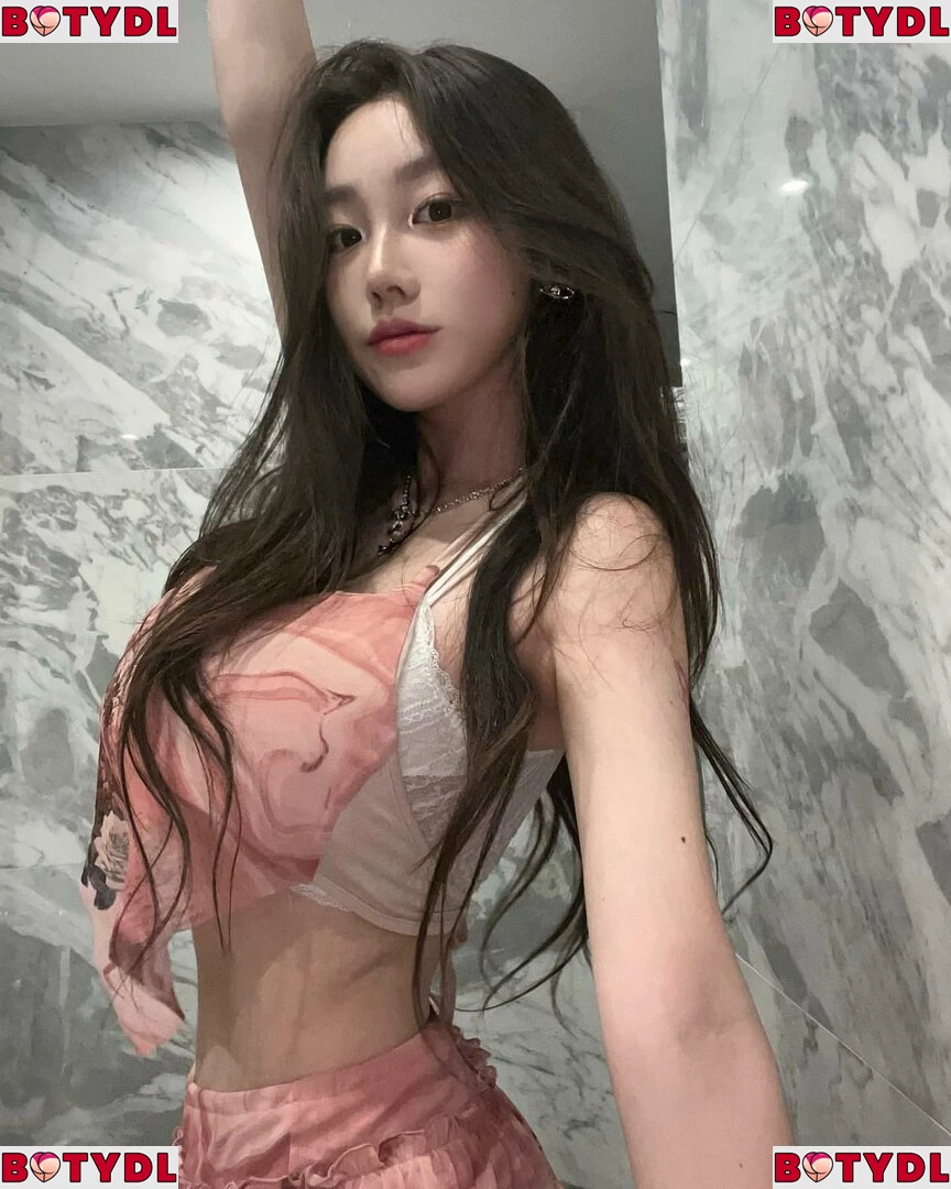 Sejinming Onlyfans Photo Gallery 