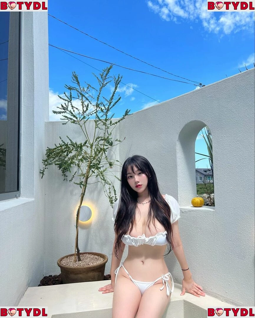 Sejinming Onlyfans Photo Gallery 