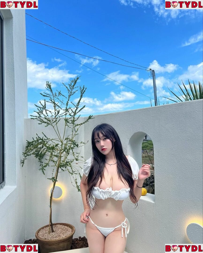 Sejinming Onlyfans Photo Gallery 