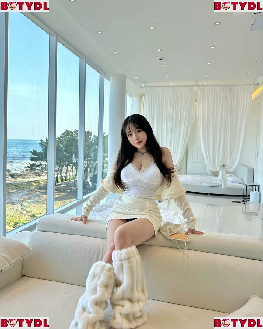 Sejinming Onlyfans Photo Gallery 