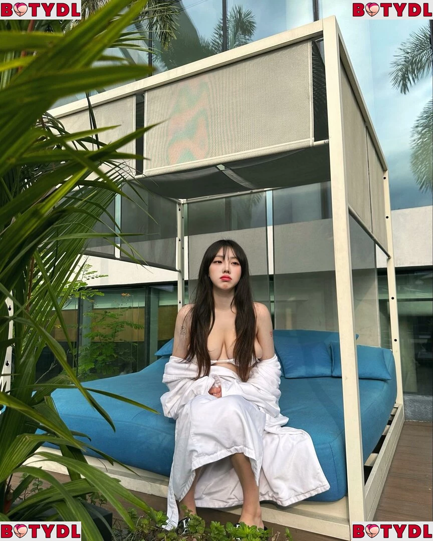 Sejinming Onlyfans Photo Gallery 