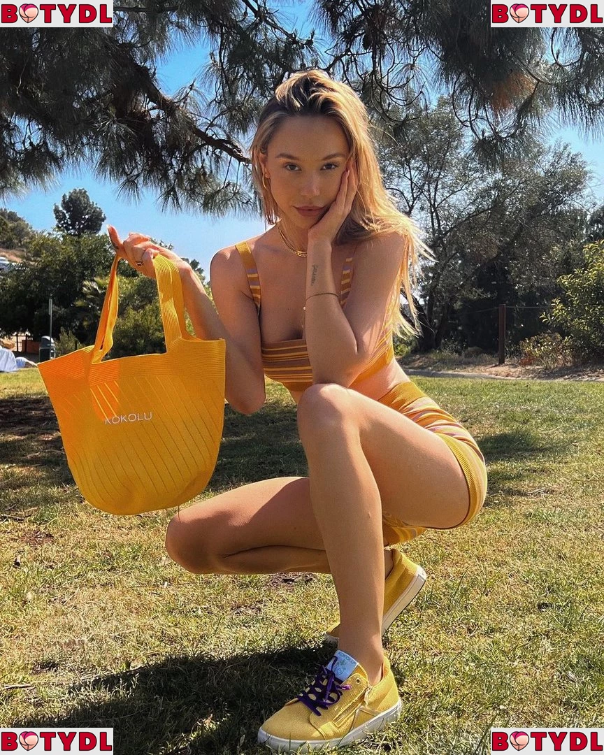 Alexis Ren Onlyfans Photo Gallery 