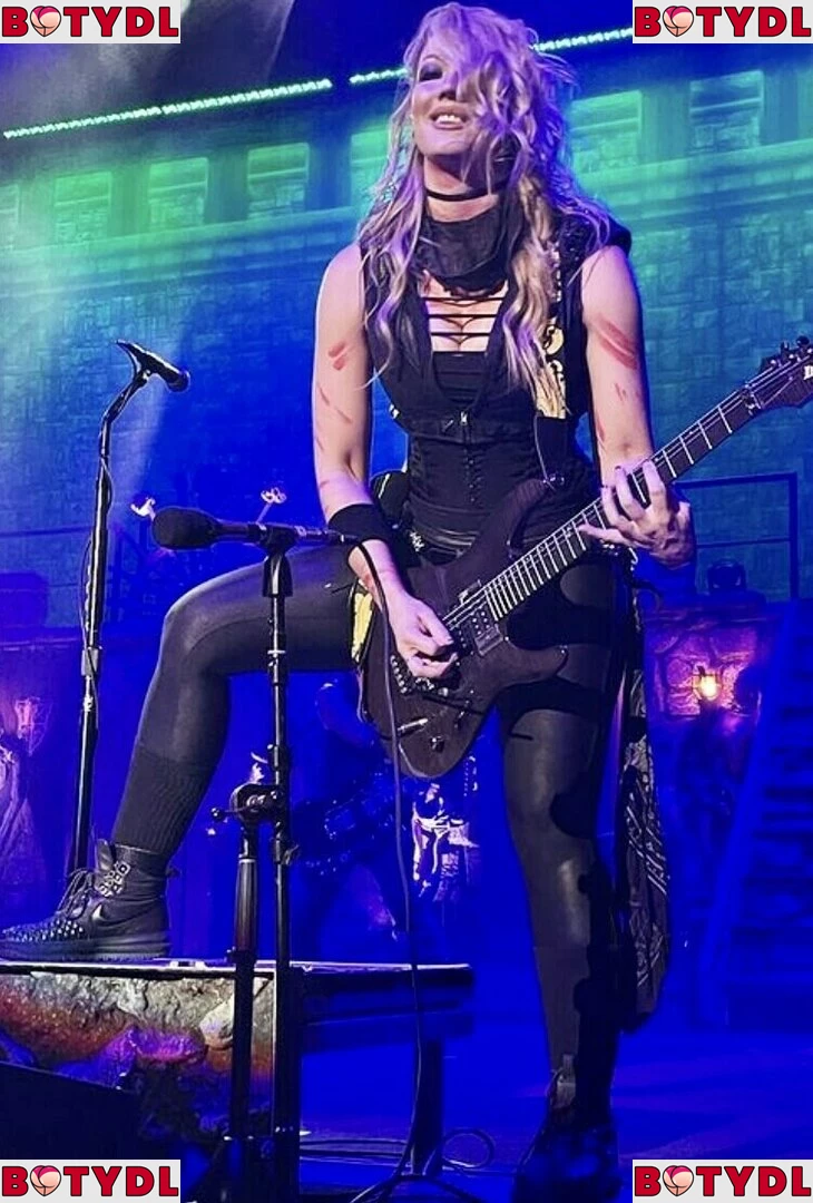 WomenMetal Onlyfans Photo Gallery 