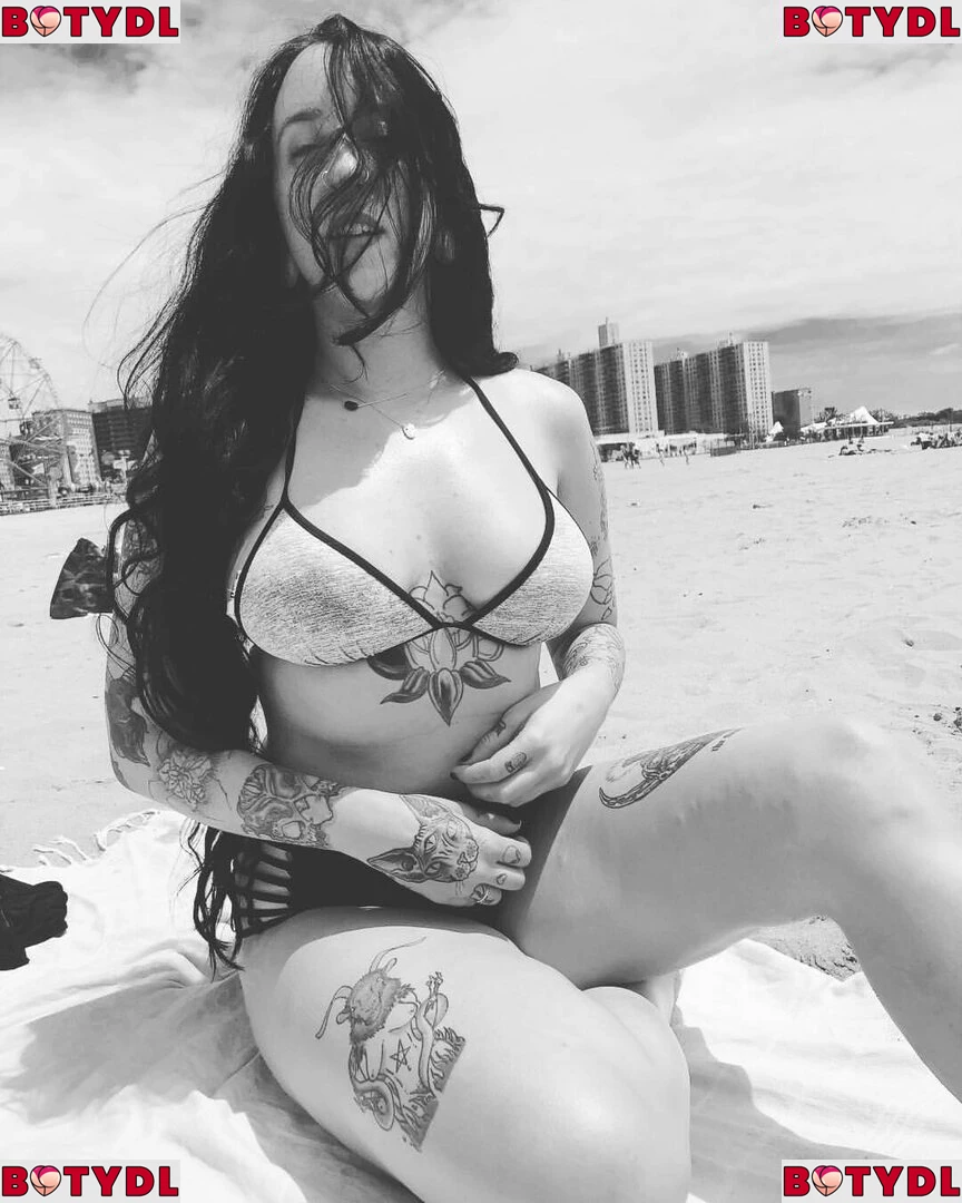 WomenMetal Onlyfans Photo Gallery 