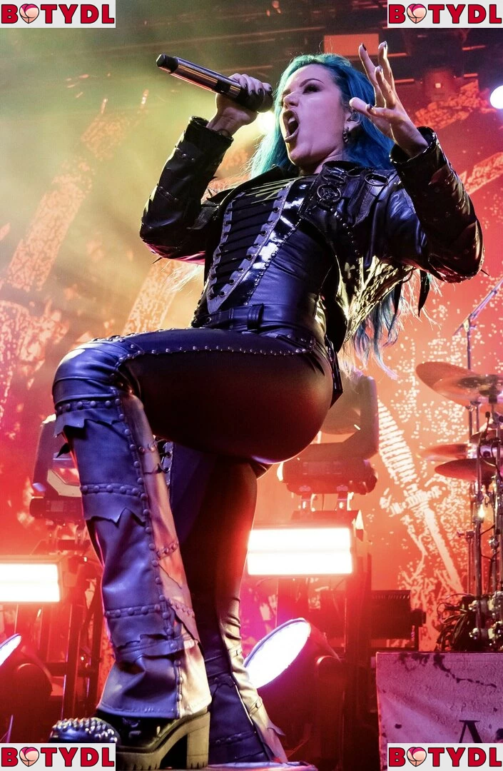 WomenMetal Onlyfans Photo Gallery 