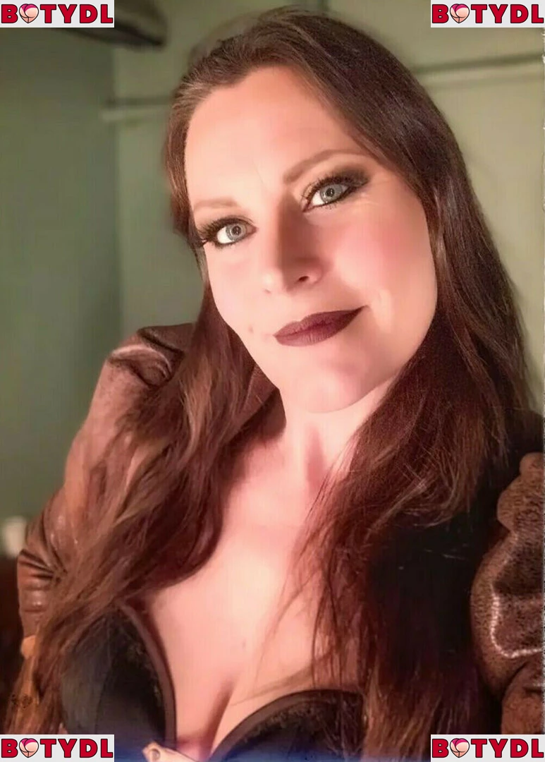 WomenMetal Onlyfans Photo Gallery 