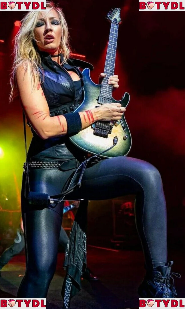 WomenMetal Onlyfans Photo Gallery 