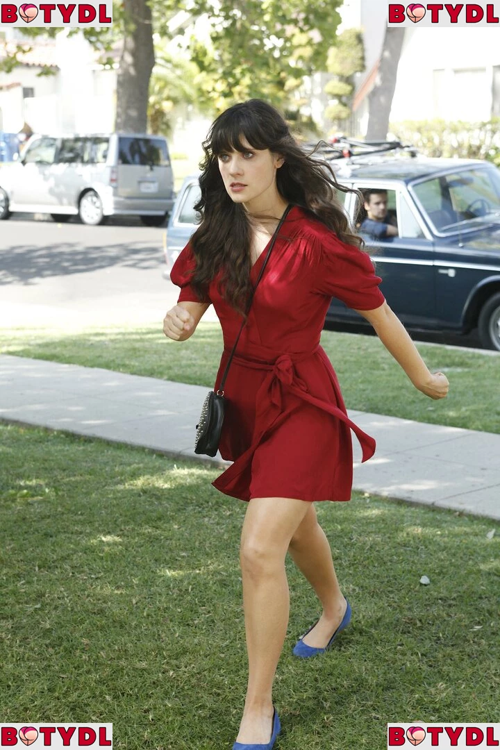 Zooey Deschanel Onlyfans Photo Gallery 