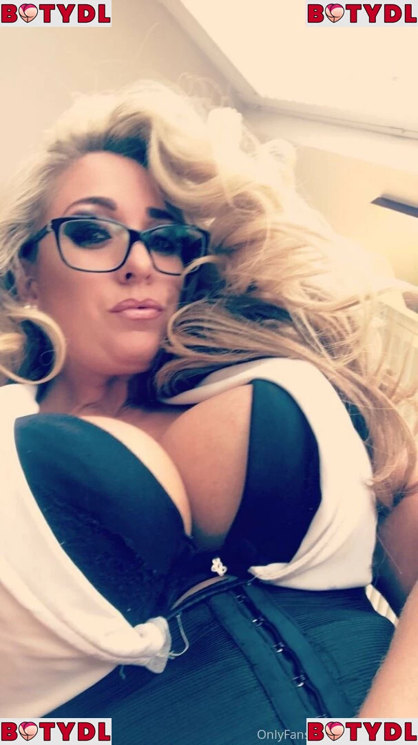 kellie_obrian Onlyfans Photo Gallery 