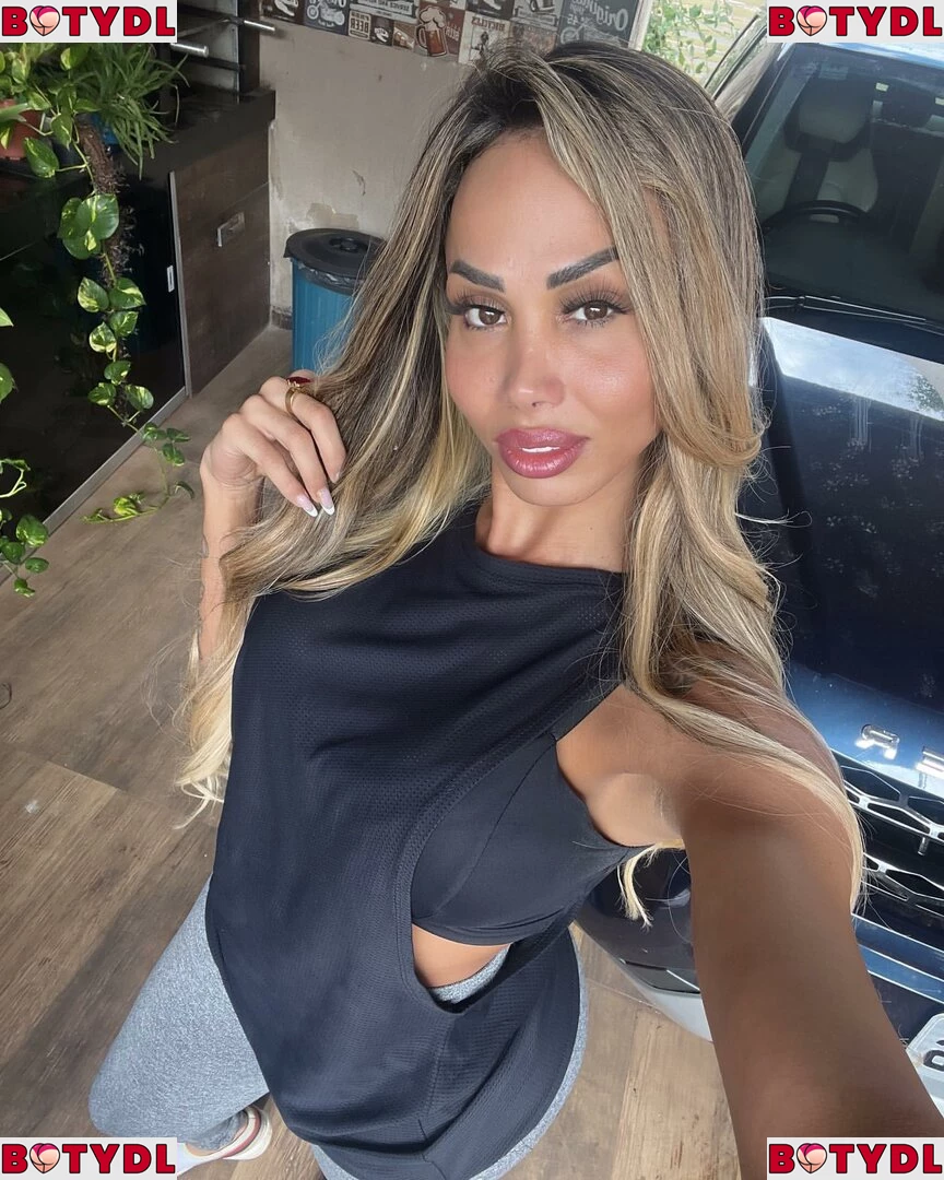 Agatha Ferraz Onlyfans Photo Gallery 