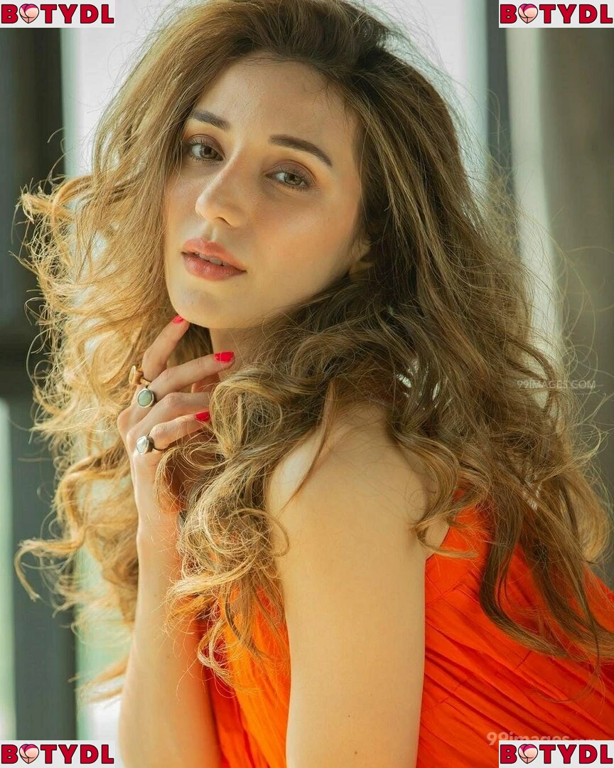 Heli Daruwala Onlyfans Photo Gallery 