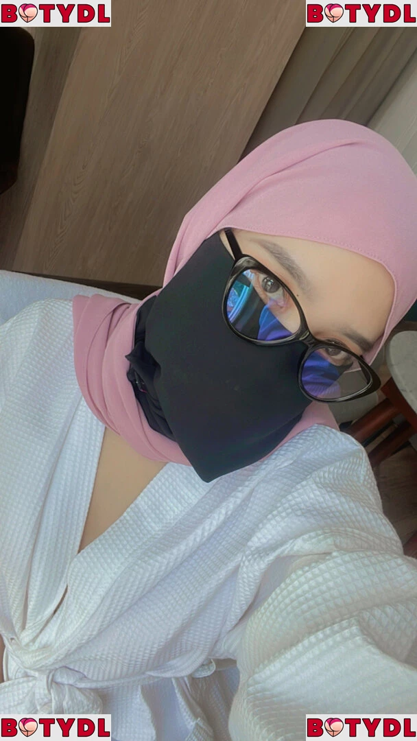 Hijab Camilla Onlyfans Photo Gallery 