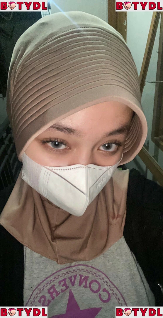 Hijab Camilla Onlyfans Photo Gallery 