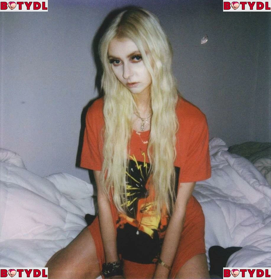 Taylor Momsen Onlyfans Photo Gallery 