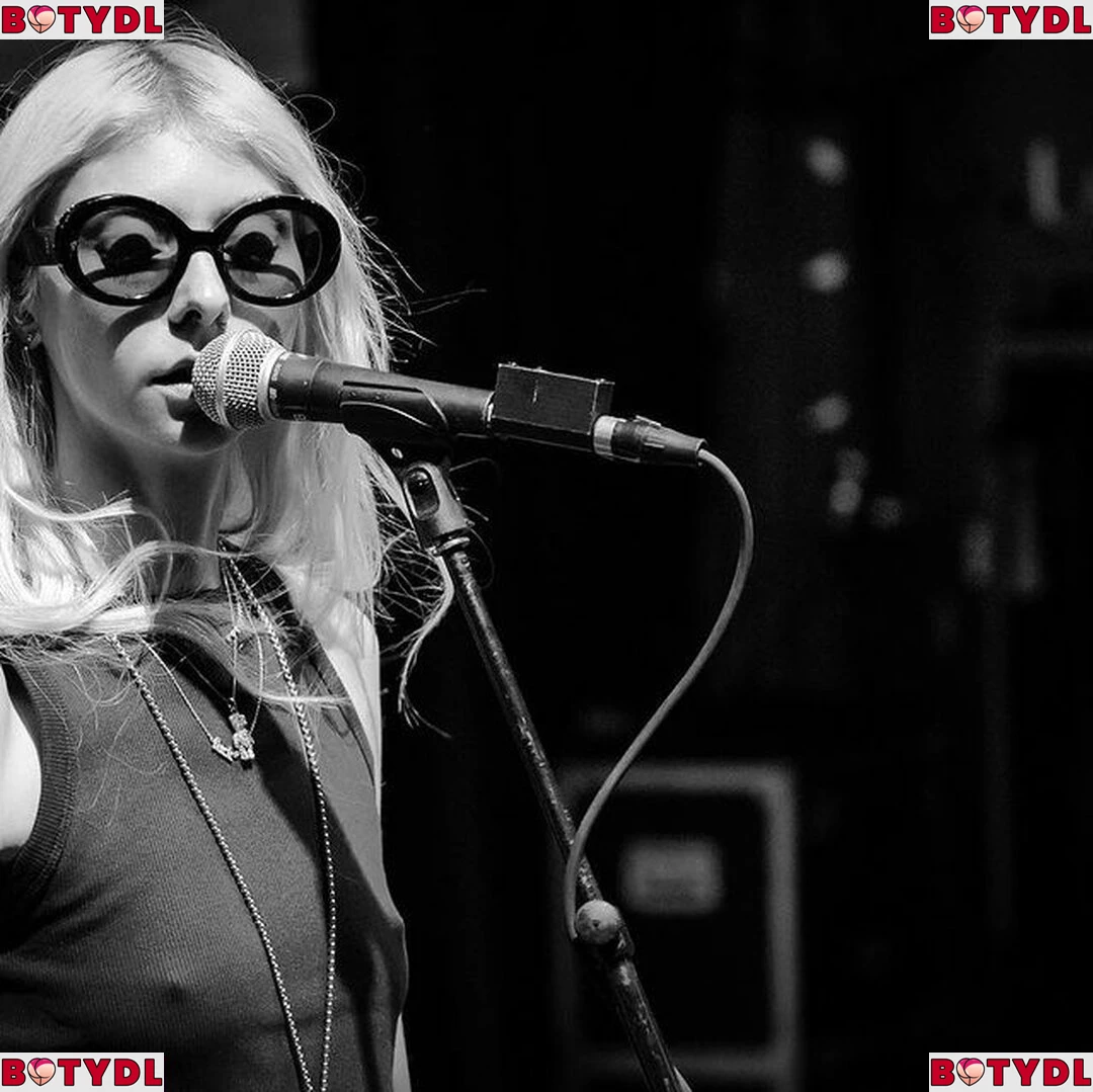 Taylor Momsen Onlyfans Photo Gallery 