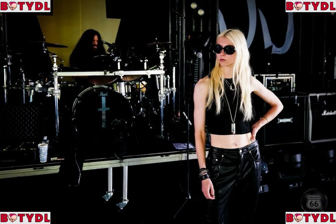 Taylor Momsen Onlyfans Photo Gallery 