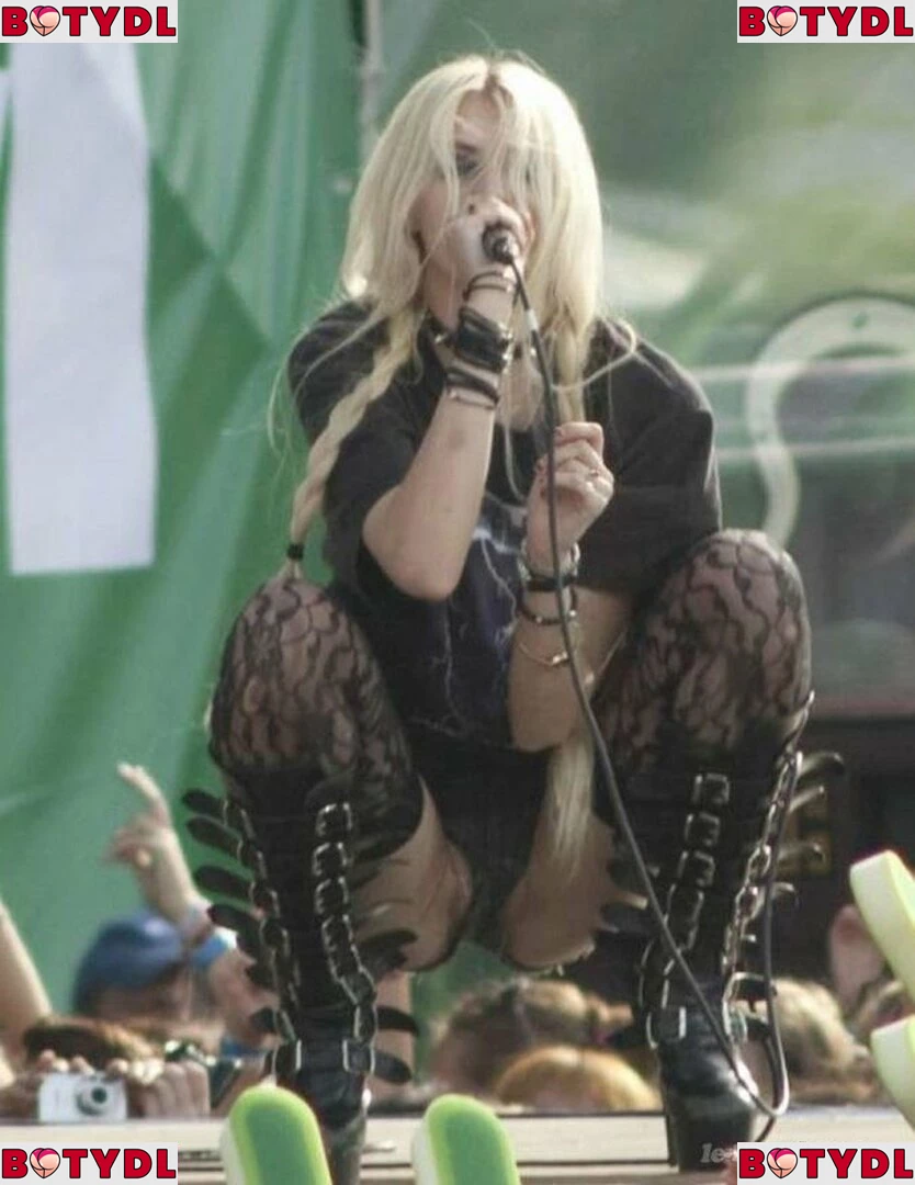 Taylor Momsen Onlyfans Photo Gallery 