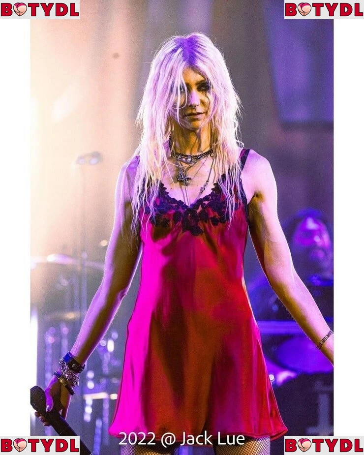 Taylor Momsen Onlyfans Photo Gallery 