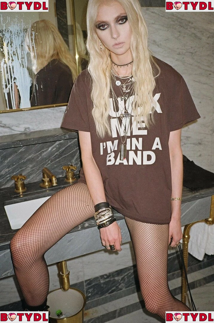 Taylor Momsen Onlyfans Photo Gallery 