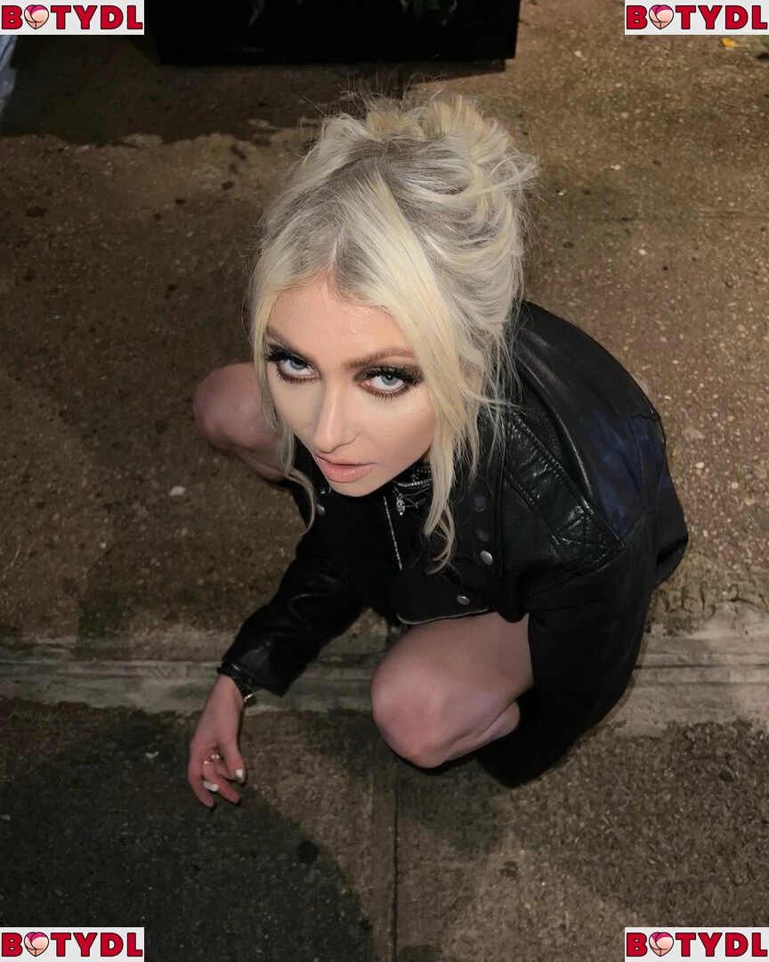 Taylor Momsen Onlyfans Photo Gallery 