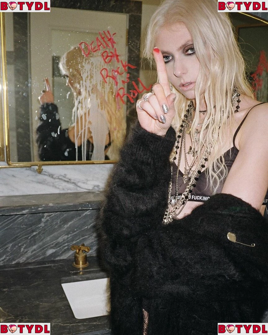 Taylor Momsen Onlyfans Photo Gallery 