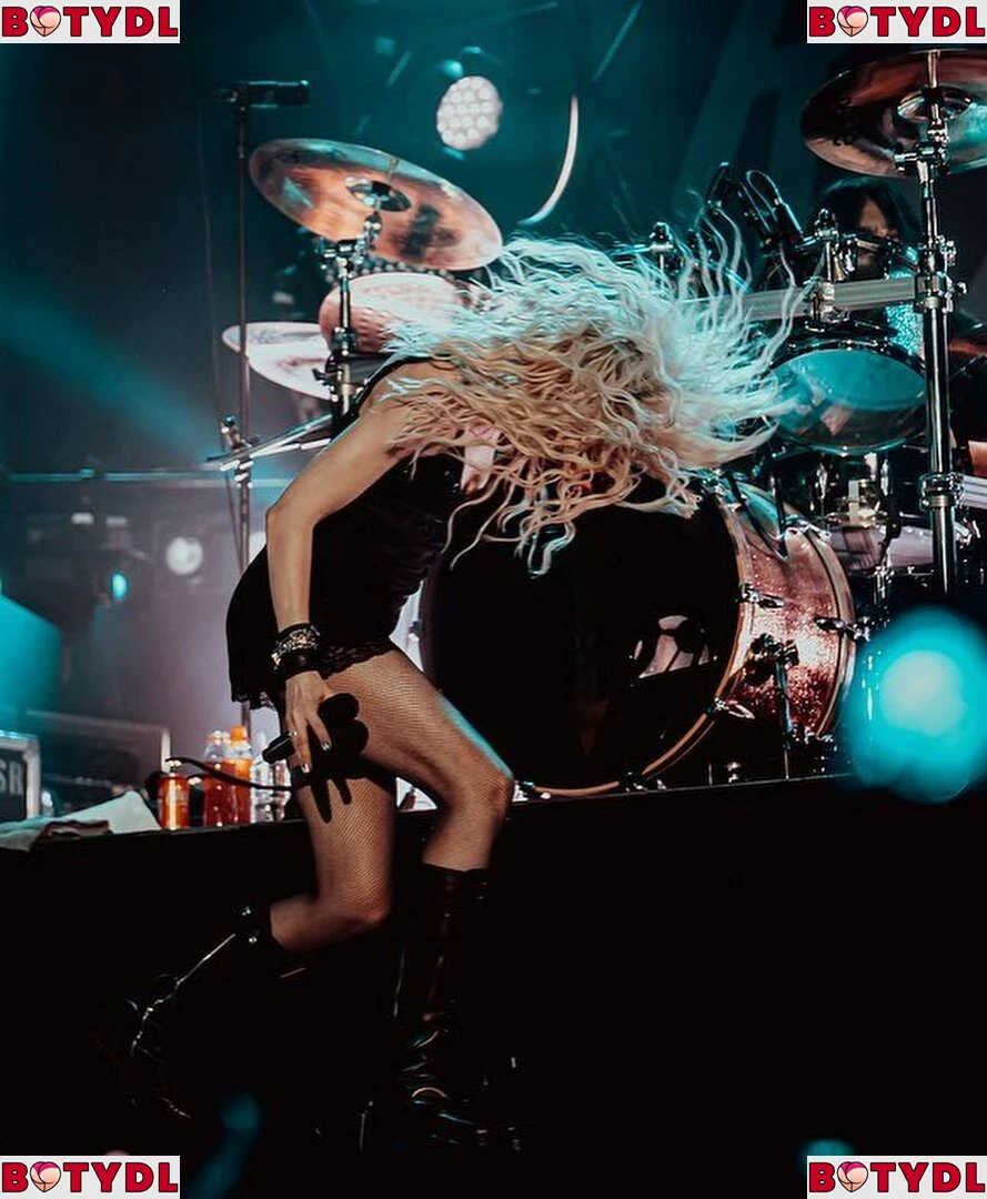 Taylor Momsen Onlyfans Photo Gallery 