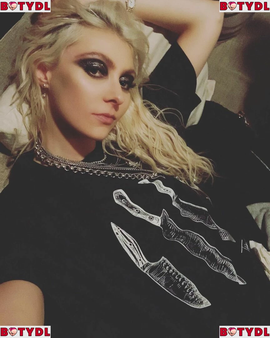 Taylor Momsen Onlyfans Photo Gallery 