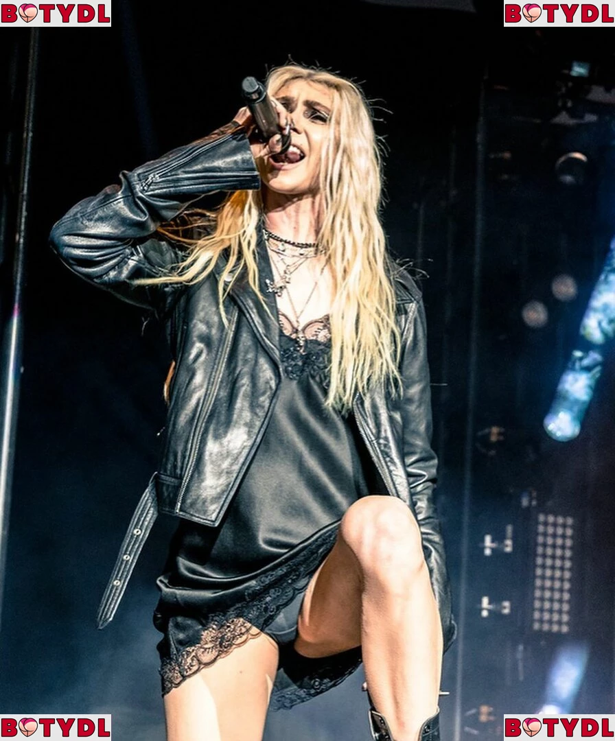 Taylor Momsen Onlyfans Photo Gallery 