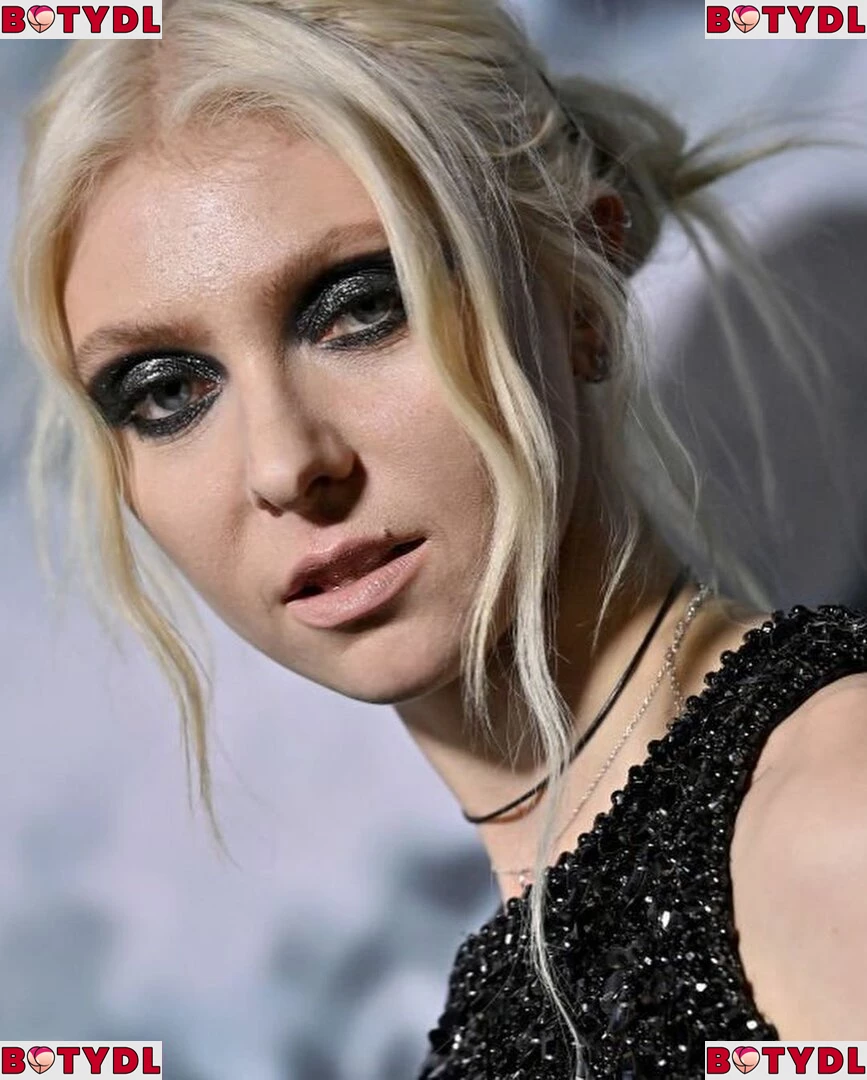 Taylor Momsen Onlyfans Photo Gallery 