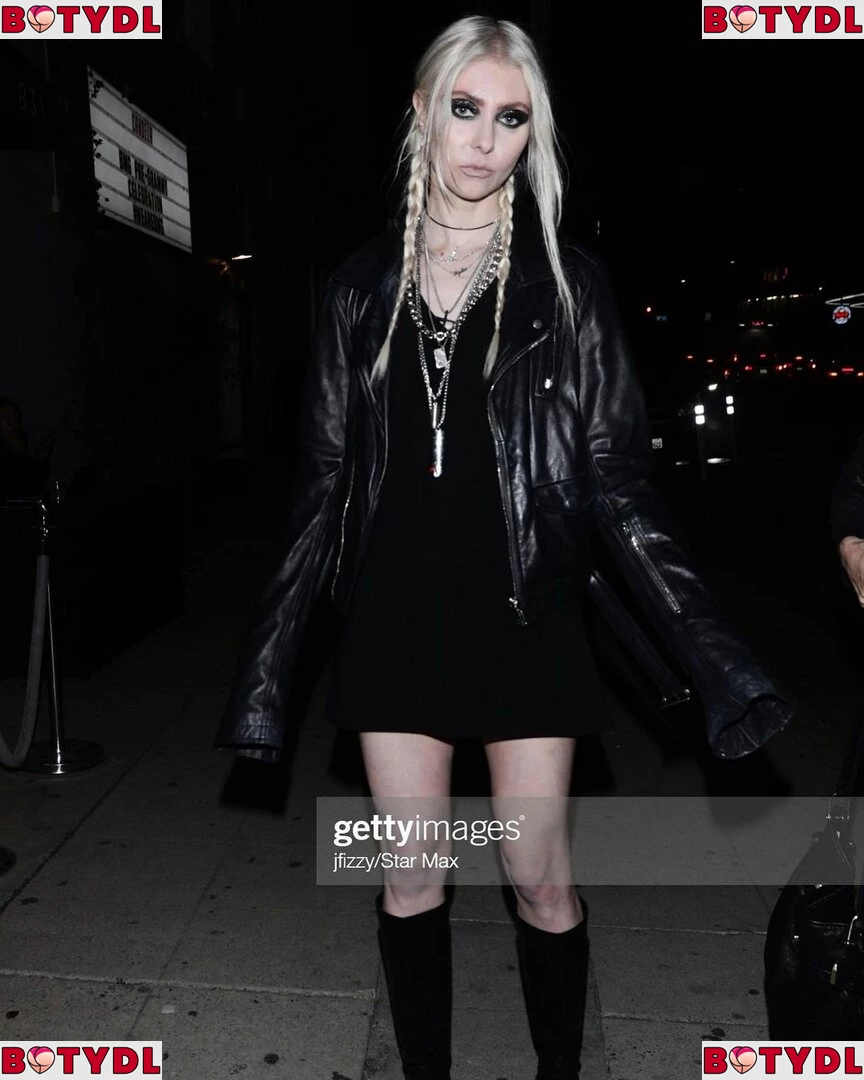 Taylor Momsen Onlyfans Photo Gallery 