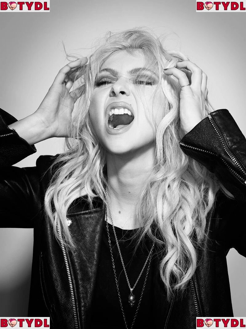 Taylor Momsen Onlyfans Photo Gallery 