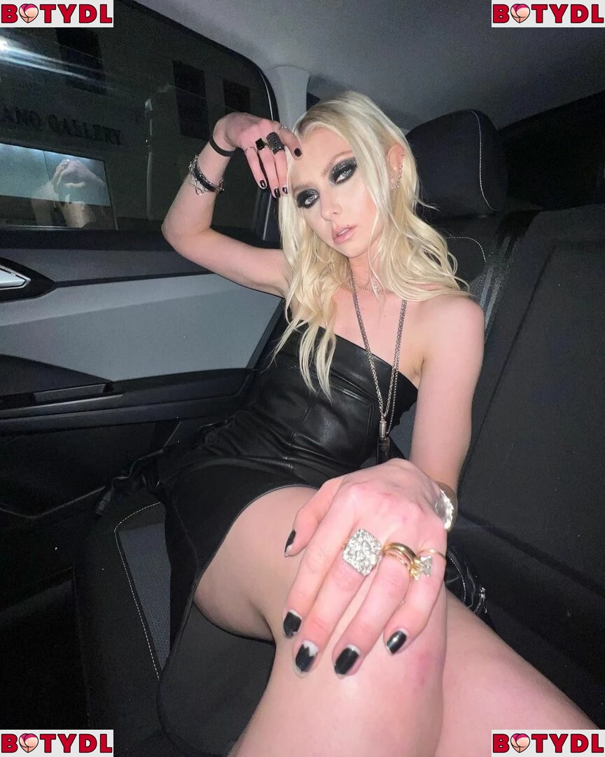 Taylor Momsen Onlyfans Photo Gallery 