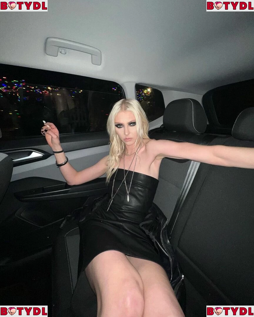 Taylor Momsen Onlyfans Photo Gallery 