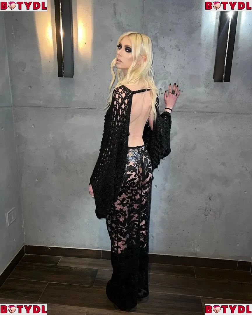 Taylor Momsen Onlyfans Photo Gallery 