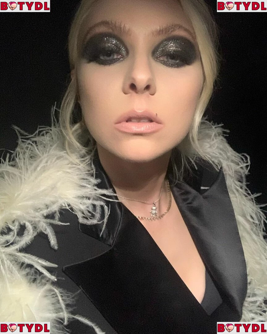 Taylor Momsen Onlyfans Photo Gallery 