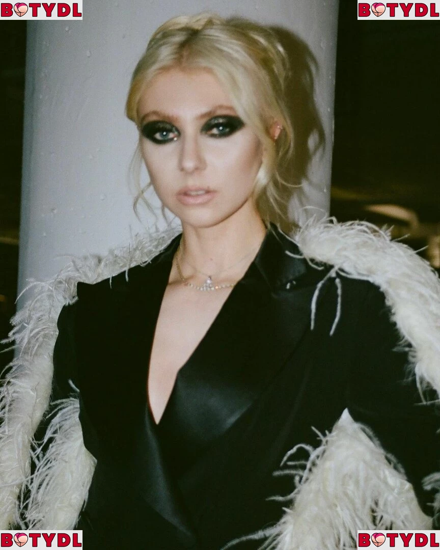 Taylor Momsen Onlyfans Photo Gallery 