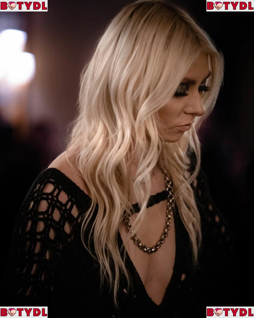 Taylor Momsen Onlyfans Photo Gallery 