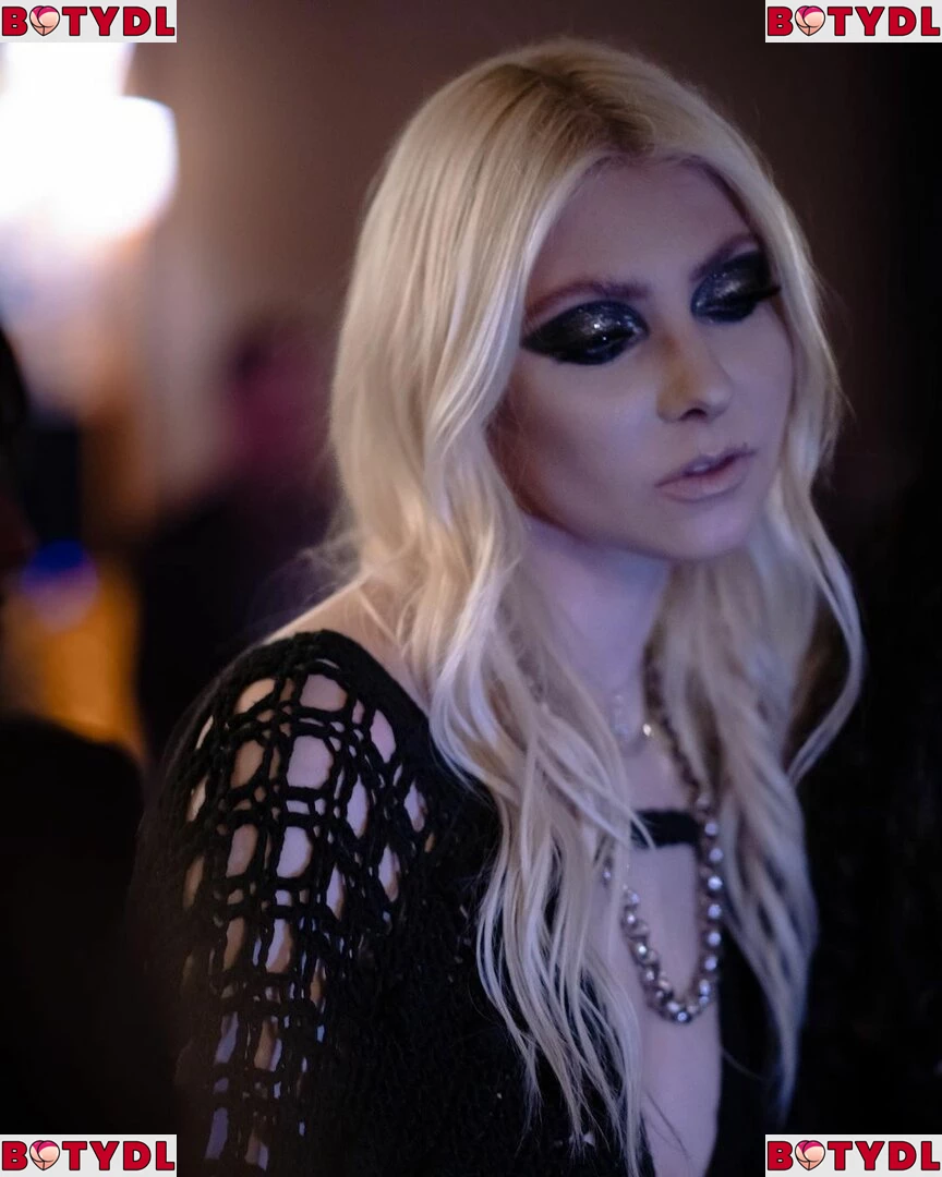 Taylor Momsen Onlyfans Photo Gallery 